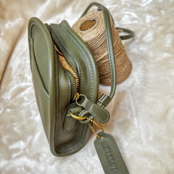 π« 100% Authentic VINTAGE Coach Abbie #9017 in Olive Green colour, year 1998 - Picture 4 of 7